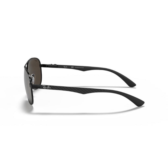 Ray-Ban RB 8313 col. 002/K7 è un occhiale da sole in metallo e calibro 61.