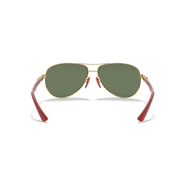 Ray-Ban RB 8313M col. F00871 è un occhiale da sole in acciaio e calibro 61.