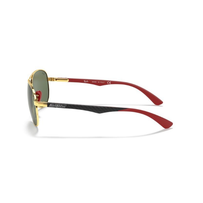 Ray-Ban RB 8313M col. F00871 è un occhiale da sole in acciaio e calibro 61.