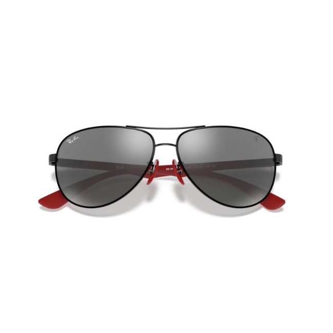 Ray-Ban RB 8313M col. F0096G è un occhiale da sole in acciaio e calibro 61.