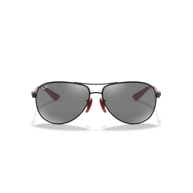 Ray-Ban RB 8313M col. F0096G è un occhiale da sole in acciaio e calibro 61.