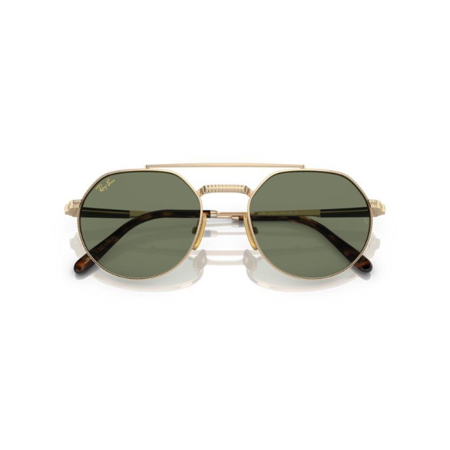 Ray-Ban RB 8265 col. 313852 è un occhiale da sole in titanio e calibro 51.