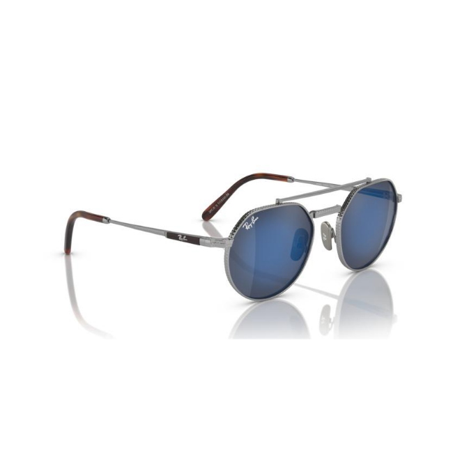 Ray-Ban RB 8265 col. 3139O4 è un occhiale da sole in titanio e calibro 51.
