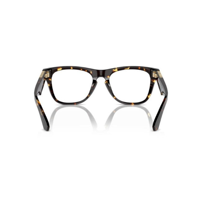 Burberry BE 2409 col. 4106 è una montatura da vista da uomo in acetato marrone tartarugato, dalla forma squadrata e calibro 53.
