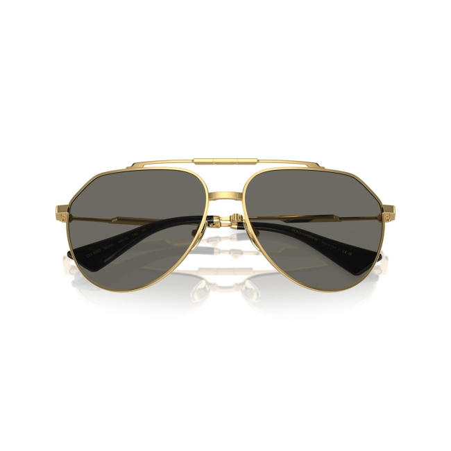 Dolce & Gabbana DG 2302 col. 02/R5 è un occhiale da sole da uomo in metallo oro, dalla forma pilot e calibro 60.