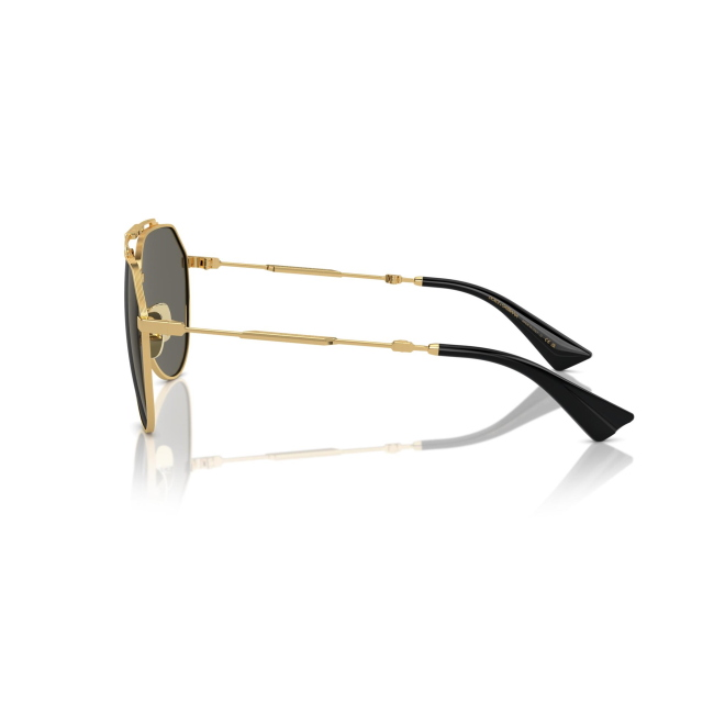 Dolce & Gabbana DG 2302 col. 02/R5 è un occhiale da sole da uomo in metallo oro, dalla forma pilot e calibro 60.