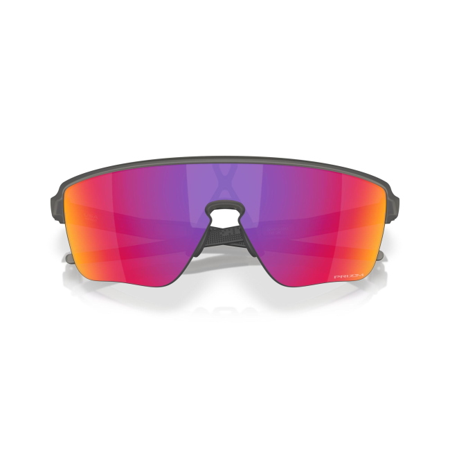 Oakley OO 9415 CORRIDOR SQ col. 03 è un occhiale da sole in acetato grigio fumo opaco e calibro 42.
