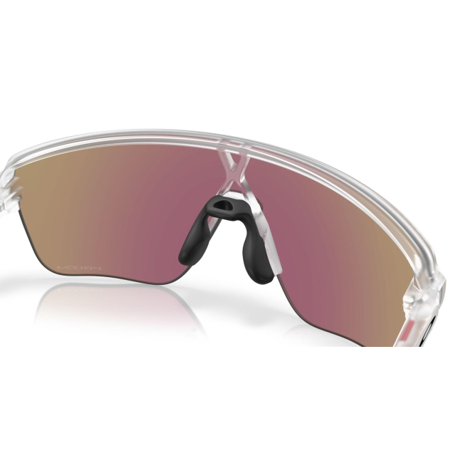 Oakley OO 9415 CORRIDOR SQ col. 05 è un occhiale da sole in acetato trasparente opaco e calibro 42.