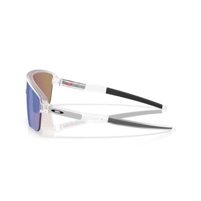 Oakley OO 9415 CORRIDOR SQ col. 05 è un occhiale da sole in acetato trasparente opaco e calibro 42.