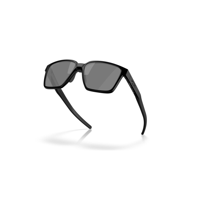 Oakley OO 9430 ACTUATOR SQ col. 01 è un occhiale da sole in acetato nero opaco e calibro 57.