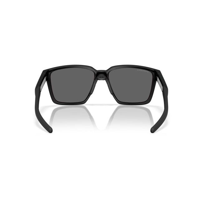 Oakley OO 9430 ACTUATOR SQ col. 01 è un occhiale da sole in acetato nero opaco e calibro 57.
