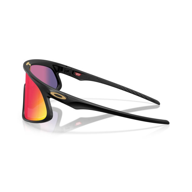 Oakley OO 9484D RSLV col. 02 è un occhiale da sole in acetato nero opaco e calibro 49.