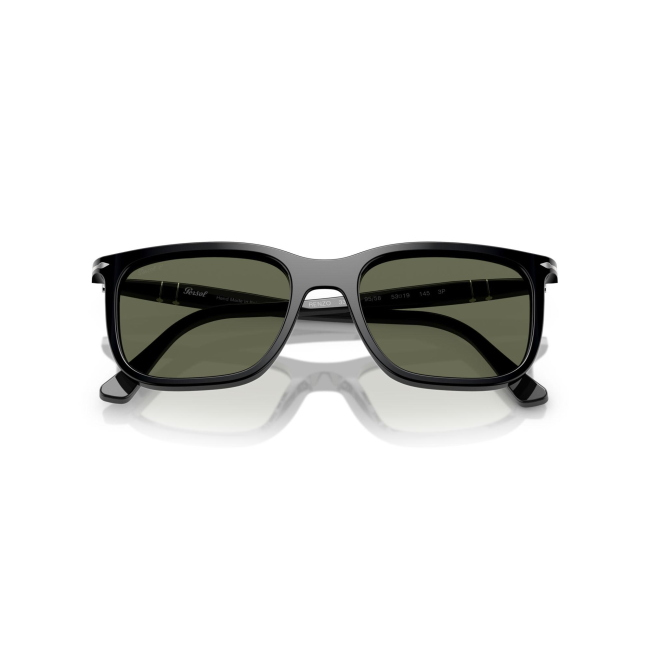 Persol PO 3357-S RENZO col. 95/58 è un occhiale da sole da donna in acetato nero lucido, dalla forma rettangolare e calibro 53.