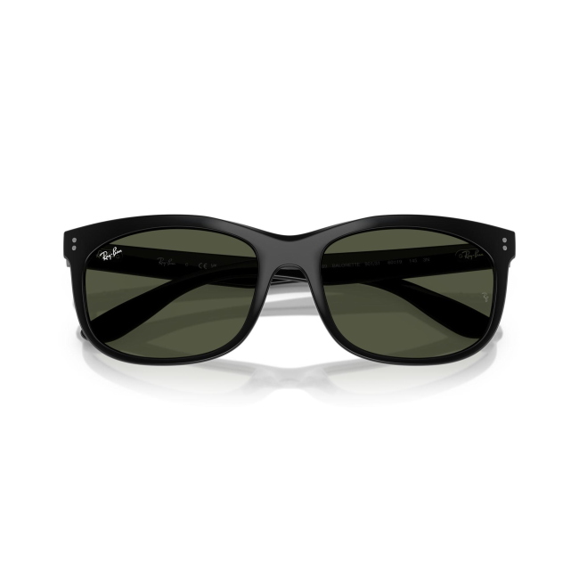 Ray-Ban RB 2389 BALORETTE col. 901/31 è un occhiale da sole in acetato nero lucido e calibro 57.