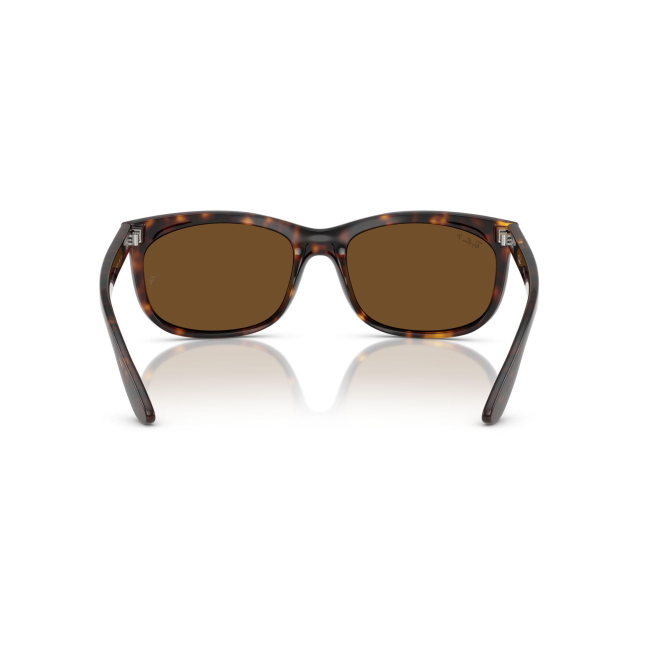 Ray-Ban RB 2389 BALORETTE col. 902/57 è un occhiale da sole in acetato marrone tartarugato e calibro 57.