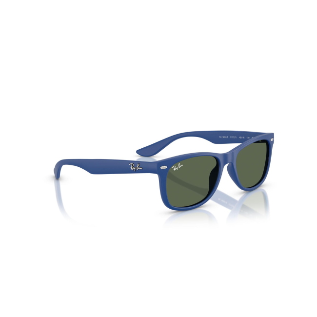 Ray-Ban Junior RB 9052S col. 717771 è un occhiale da sole in acetato blu gommato e calibro 47.