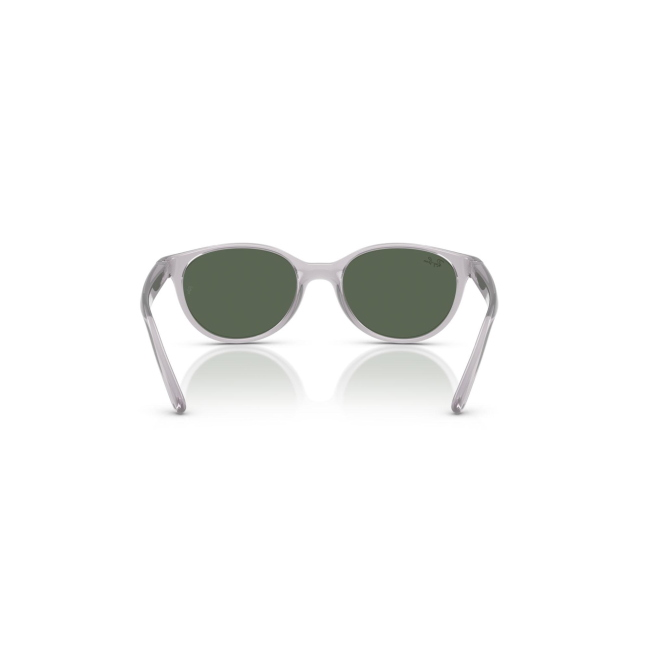 Ray-Ban Junior RB 9080S col. 717171 è un occhiale da sole in acetato grigia trasparente e calibro 45.