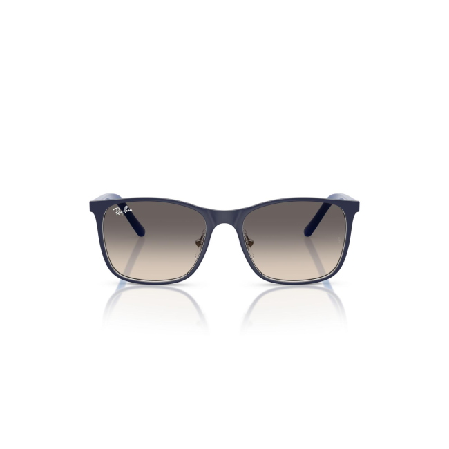 Ray-Ban Junior RB 9551S col. 298/11 è un occhiale da sole in metallo blu e aste celluloide blu e calibro 48.