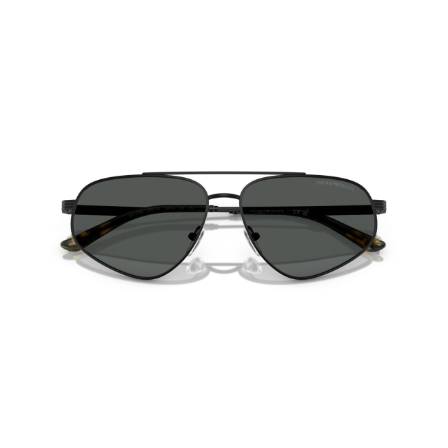 Emporio Armani EA 2156 col. 3001/87 è un occhiale da sole da uomo in metallo nero opaco, dalla forma pilot e calibro 59.