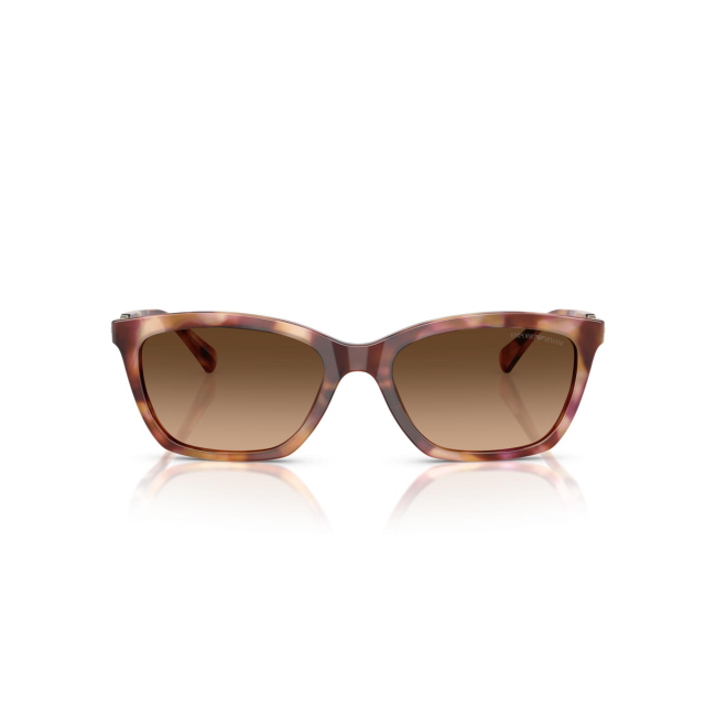 Emporio Armani EA 4238 col. 6196/74 è un occhiale da sole da donna in acetato tartarugato rosso, dalla forma cat eye e calibro 54.