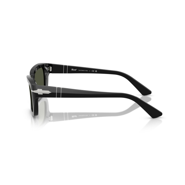 Persol PO 3367-S col. 95/31 è un occhiale da sole da donna in acetato nero lucido, dalla forma pillow e calibro 54.