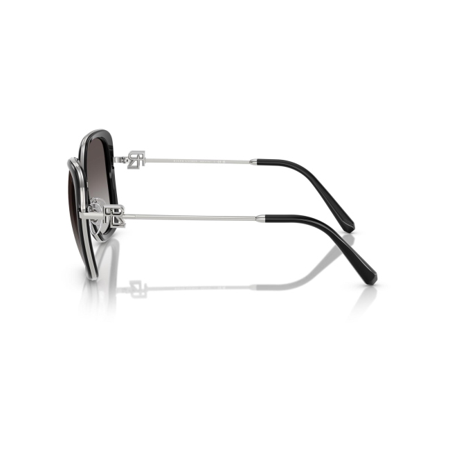 Ralph Lauren RL 7088 col. 9001/8G è un occhiale da sole in acetato nero e metallo argento e calibro 54.