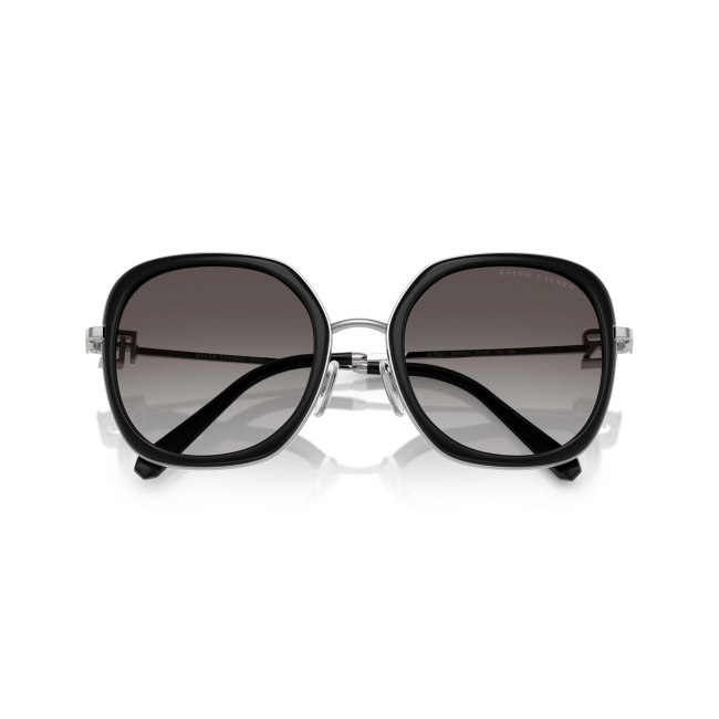 Ralph Lauren RL 7088 col. 9001/8G è un occhiale da sole in acetato nero e metallo argento e calibro 54.