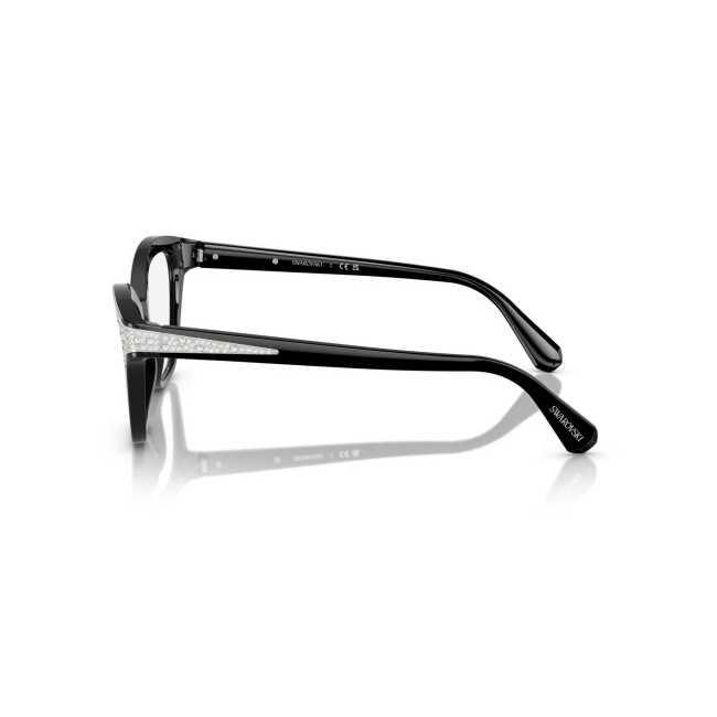 Swarovski SK 2029 col. 1001 è una montatura da vista da donna in acetato nero, dalla forma cat eye e calibro 52.
