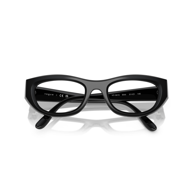 Vogue VO 5615 col. W44 è una montatura da vista in acetato nero lucido e calibro 51.