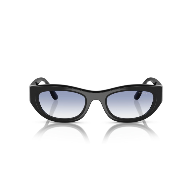 Vogue VO 5616S col. W44/19 è un occhiale da sole in acetato nero lucido e calibro 51.