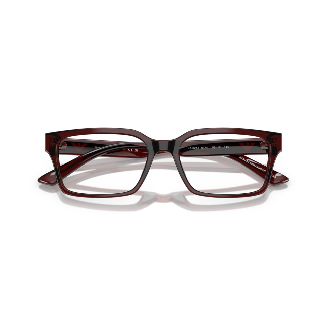 Emporio Armani EA 3244 col. 6174 è una montatura da vista da uomo in acetato marrone trasparente, dalla forma rettangolare e calibro 55.