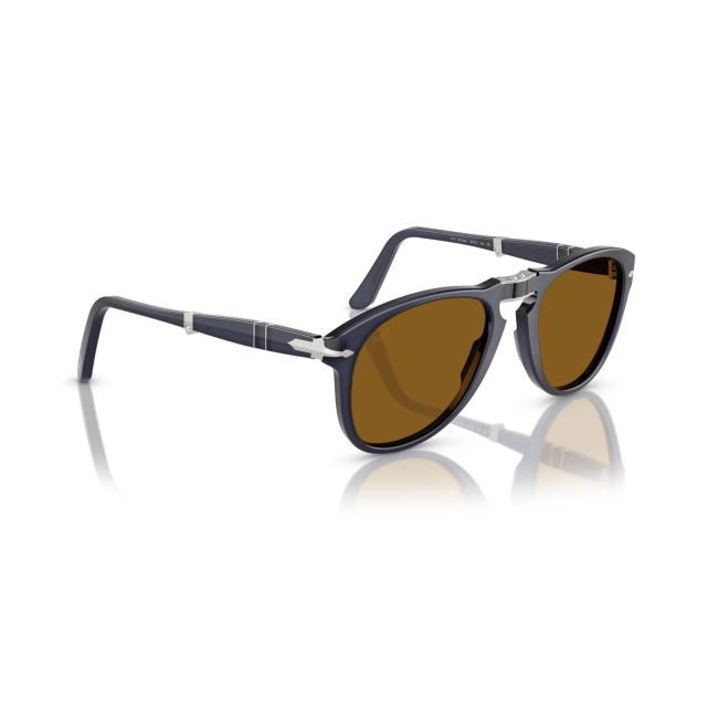 Persol PO 0714 col. 1217/33 è un occhiale da sole in acetato blu notte perlaceo e calibro 54.