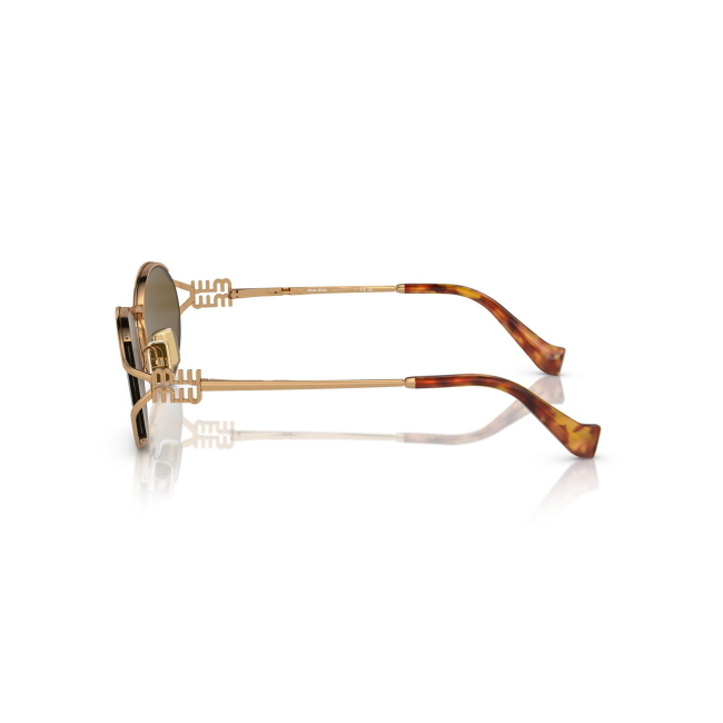 Miu Miu SMU 52Y col. 7OE-01T è un occhiale da sole da donna in metallo oro ottone, dalla forma ovale e calibro 54.