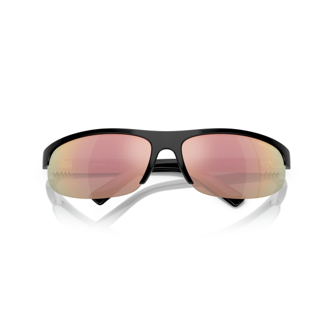 Miu Miu SMU A02 col. 1AB-90J è un occhiale da sole da donna in acetato nero lucido, dalla forma ovale e calibro 70.
