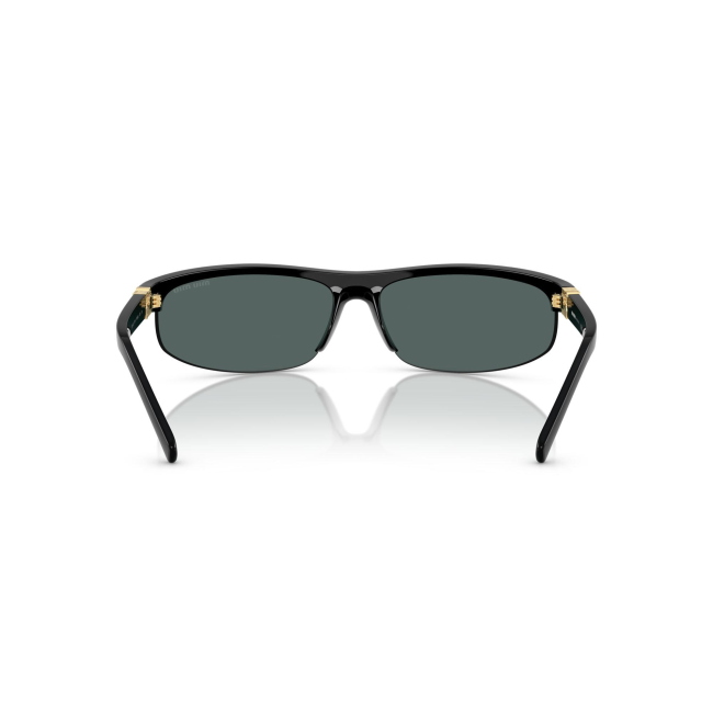 Miu Miu SMU A02 col. 1AB-90J è un occhiale da sole da donna in acetato nero lucido, dalla forma ovale e calibro 70.