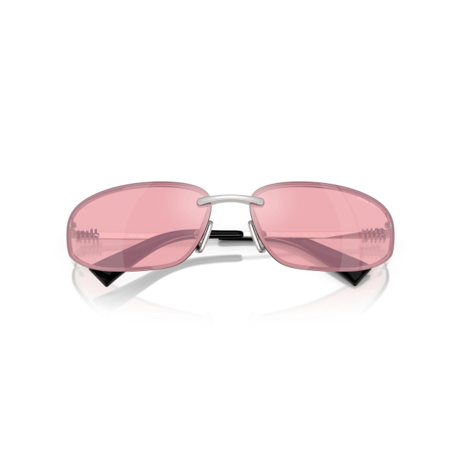 Miu Miu SMU A50 col. 1BC-70J è un occhiale da sole da donna in metallo argento, dalla forma ovale e calibro 68.