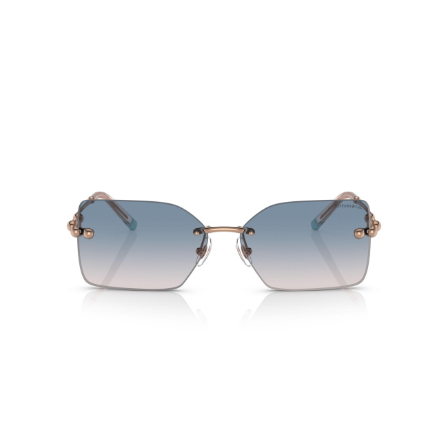 Tiffany & Co. TF 3088 col. 6105/16 è un occhiale da sole da donna in metallo rubedo rosso, dalla forma rettangolare e calibro 59.