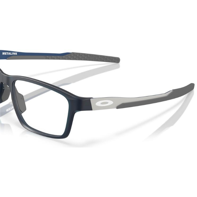 Oakley Vista OO 8153 col. 15 è una montatura da vista in o matter blu opaco e calibro 55.