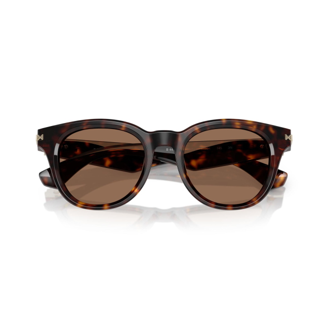 Burberry BE 4439 col. 3002/73 è un occhiale da sole da uomo in acetato havana scuro, dalla forma rotonda e calibro 51.