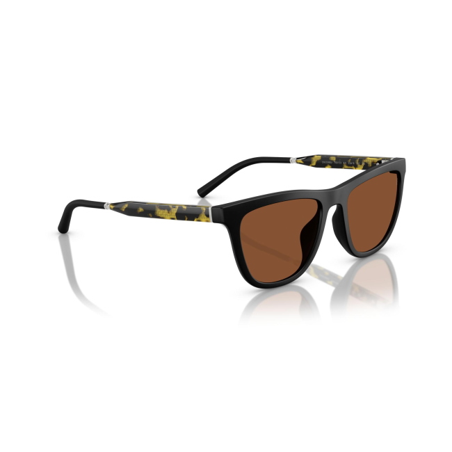 Oliver Peoples OV5558SU col. 700153 è un occhiale da sole in acetato semi-matte black marroni e calibro 52.