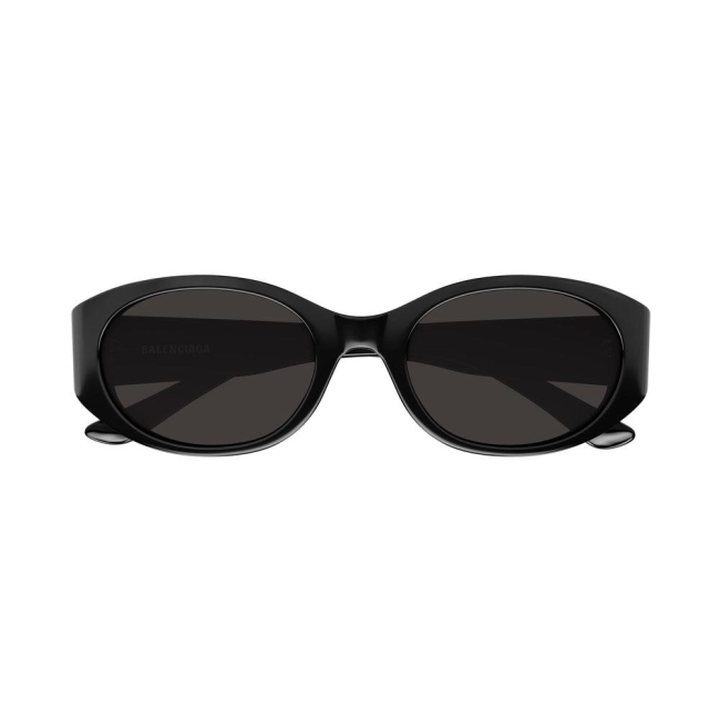 Balenciaga BB0369SK col. 001 è un occhiale da sole in acetato nero lucido e calibro 55.