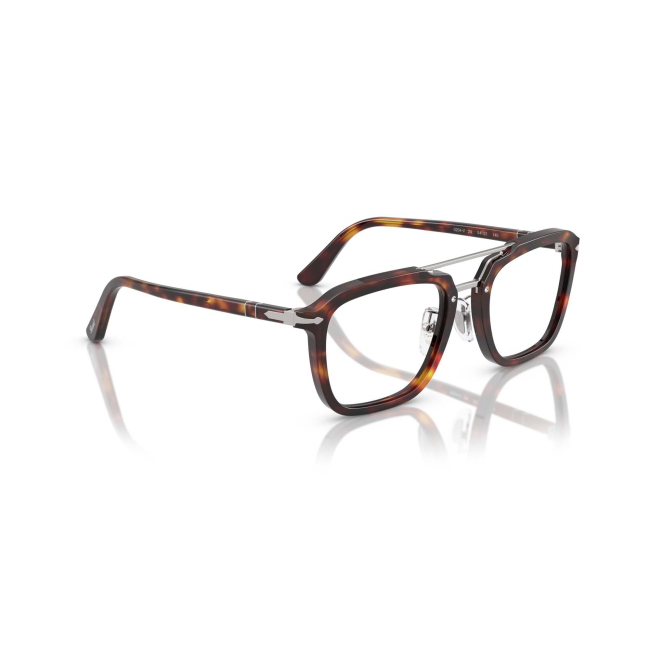 Persol PO 0204V col. 24 è una montatura da vista da donna in acetato marrone tartarugato, dalla forma squadrata e calibro 54.