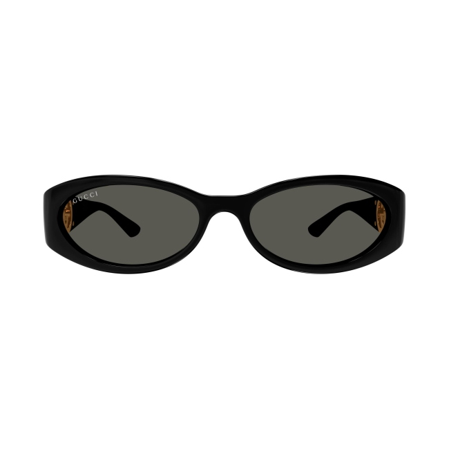 Gucci GG 1660 S col. 001 è un occhiale da sole in acetato nero lucido e calibro 54.