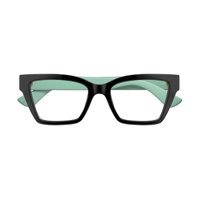 Gucci GG 1715 O col. 004 è una montatura da vista da donna in acetato nero lucido e calibro 53.