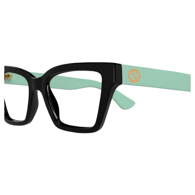 Gucci GG 1715 O col. 004 è una montatura da vista da donna in acetato nero lucido e calibro 53.