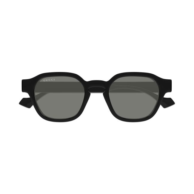 Gucci GG 1730 S col. 001 è un occhiale da sole da uomo in acetato nero lucido e calibro 50.