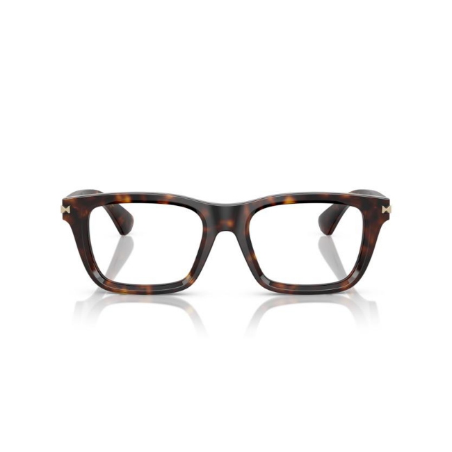Burberry BE 2419 col. 3002 è una montatura da vista da uomo in acetato marrone tartarugato, dalla forma rettangolare e calibro 53.
