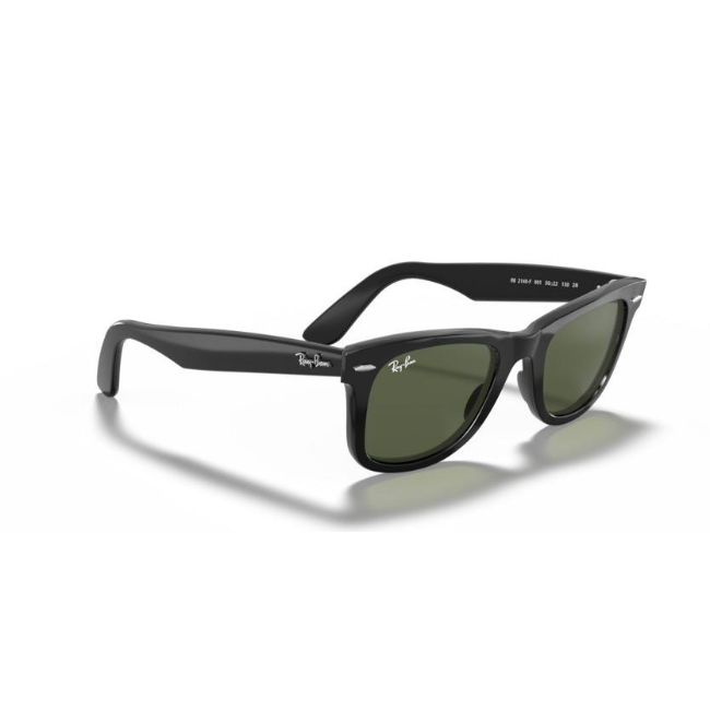 Ray-Ban 2140F SOLE col. 901 è un occhiale da sole in acetato e calibro 52.