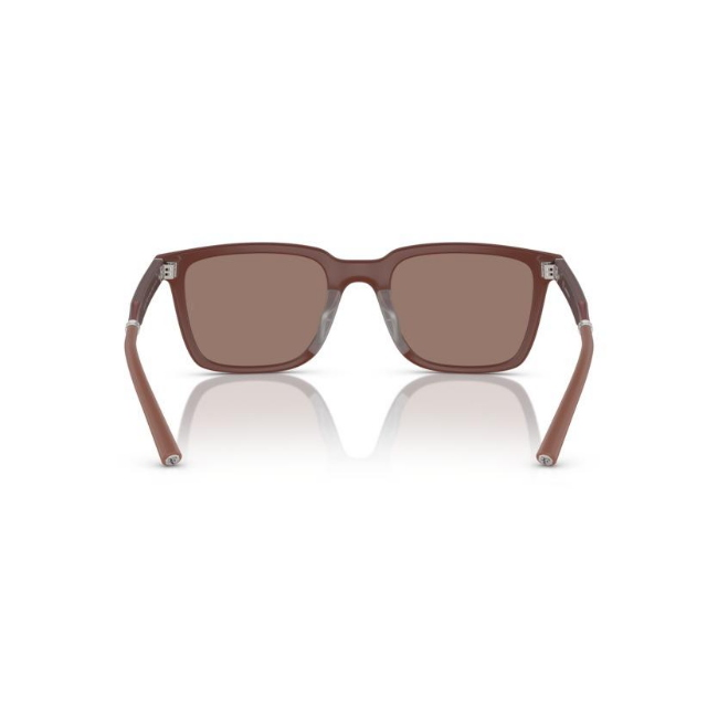 Oliver Peoples OV 5553SU ROGER FEDERER col. 700253 è un occhiale da sole in acetato bordeaux bordeaux e calibro 52.