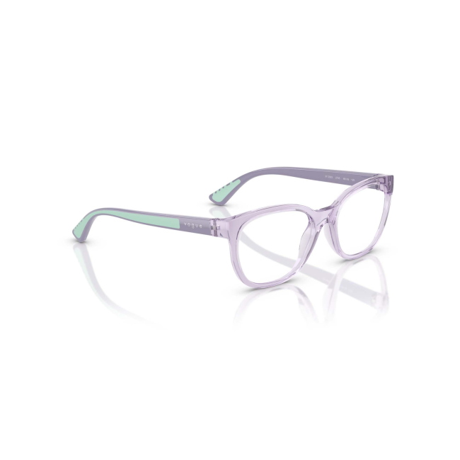 Vogue Kids VY 2033 col. 2745 è una montatura da vista in acetato viola trasparente e calibro 46.